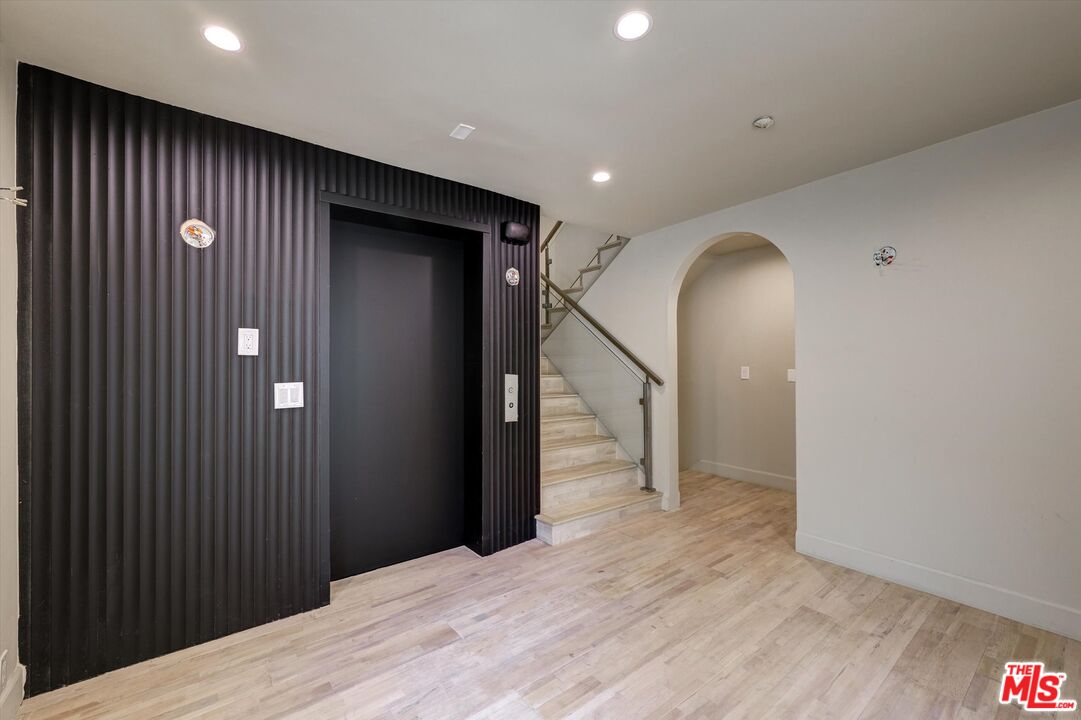 1754 Franklin Canyon Dr