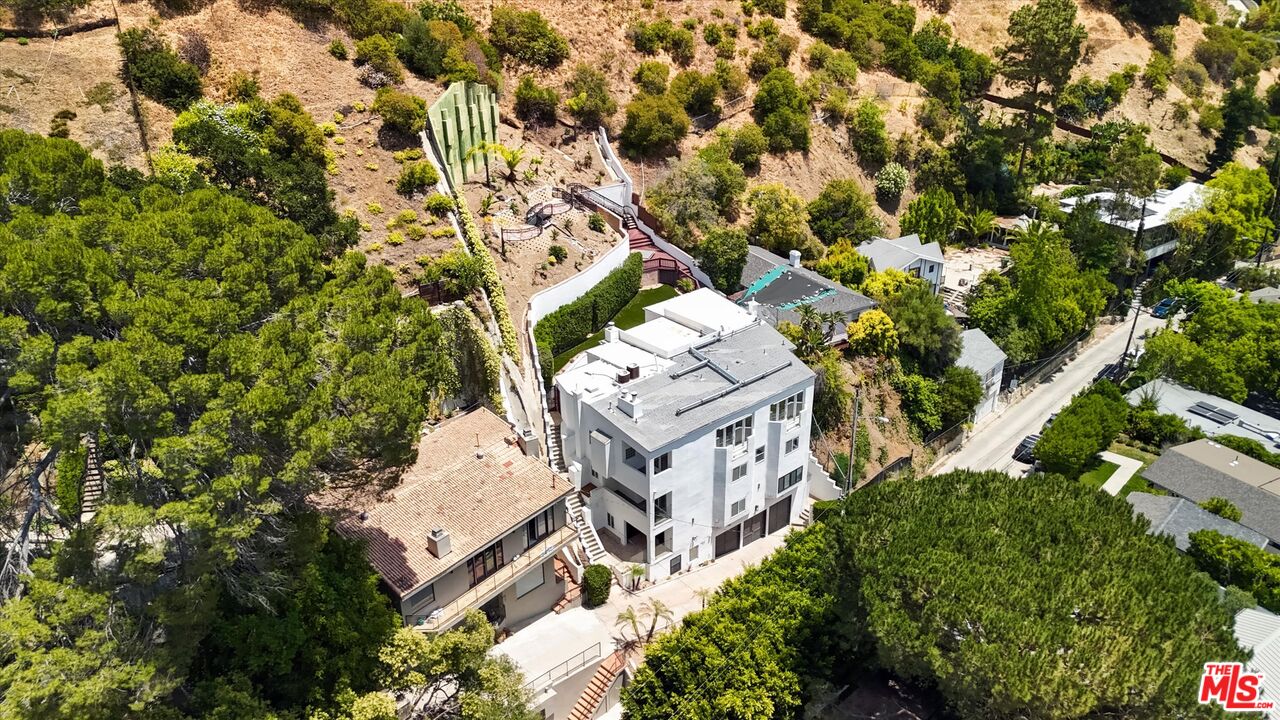 1754 Franklin Canyon Dr