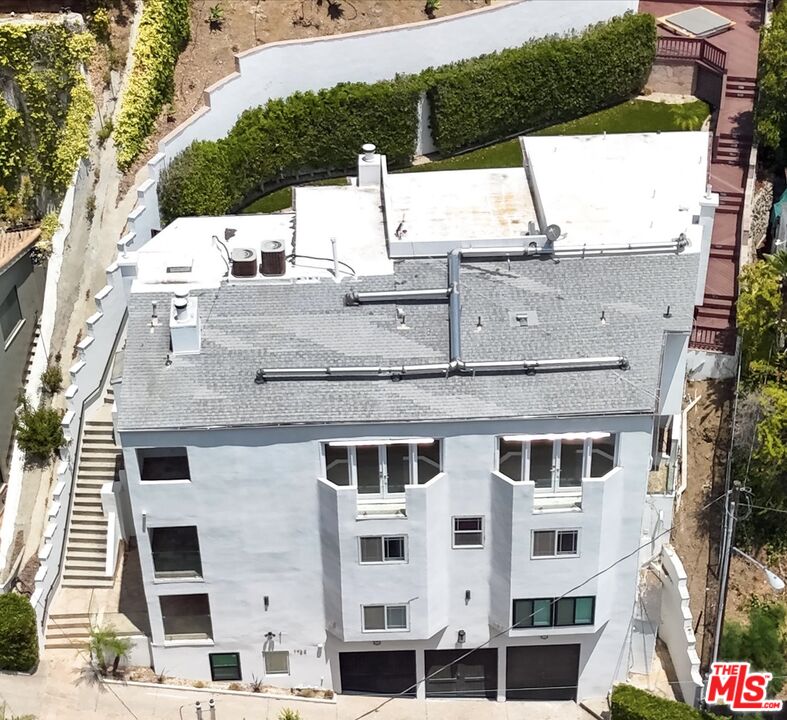 1754 Franklin Canyon Dr