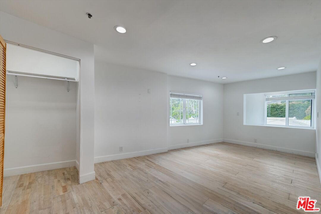 1754 Franklin Canyon Dr