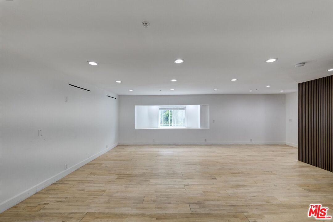 1754 Franklin Canyon Dr