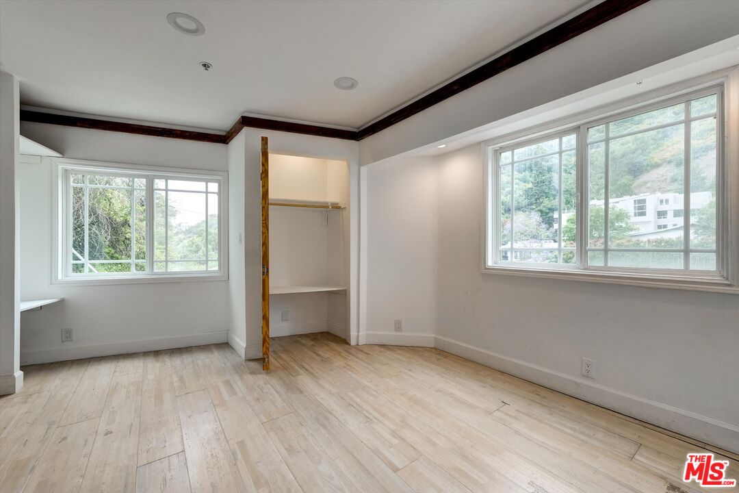 1754 Franklin Canyon Dr