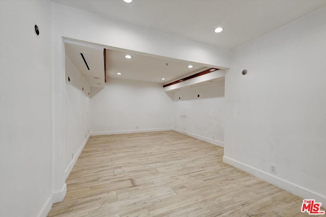 1754 Franklin Canyon Dr