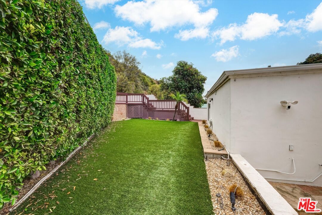 1754 Franklin Canyon Dr