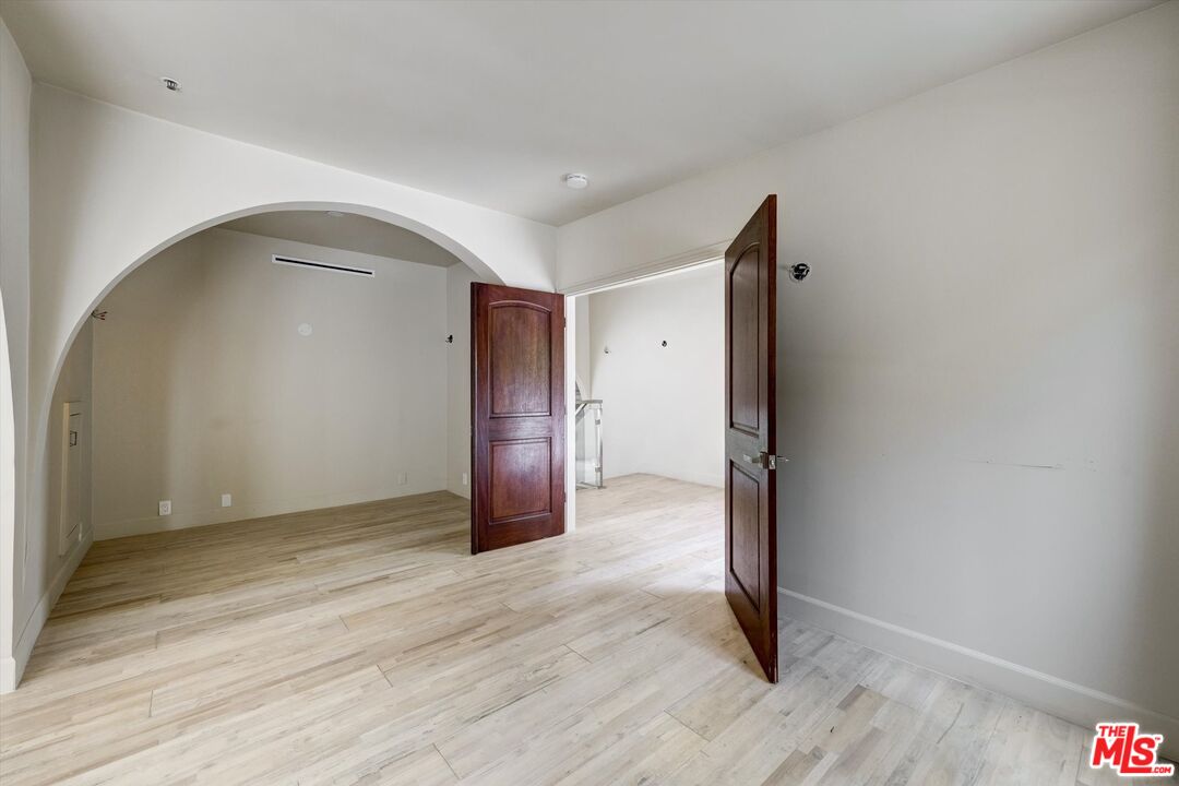 1754 Franklin Canyon Dr