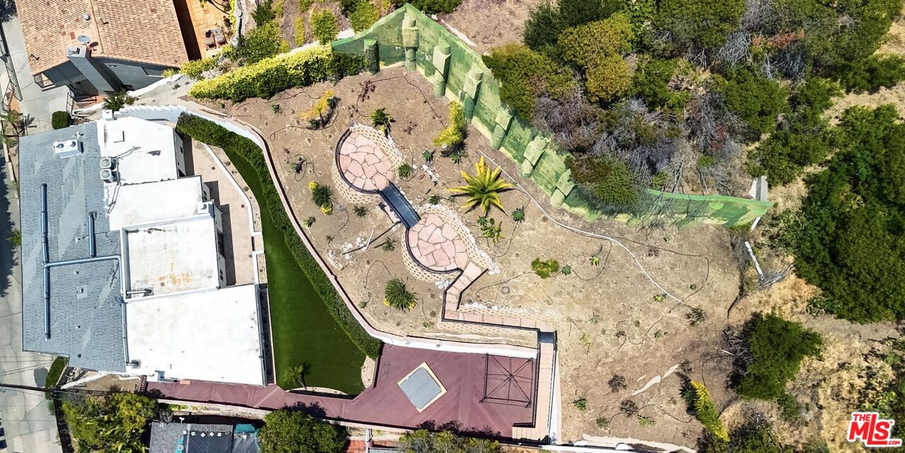 1754 Franklin Canyon Dr