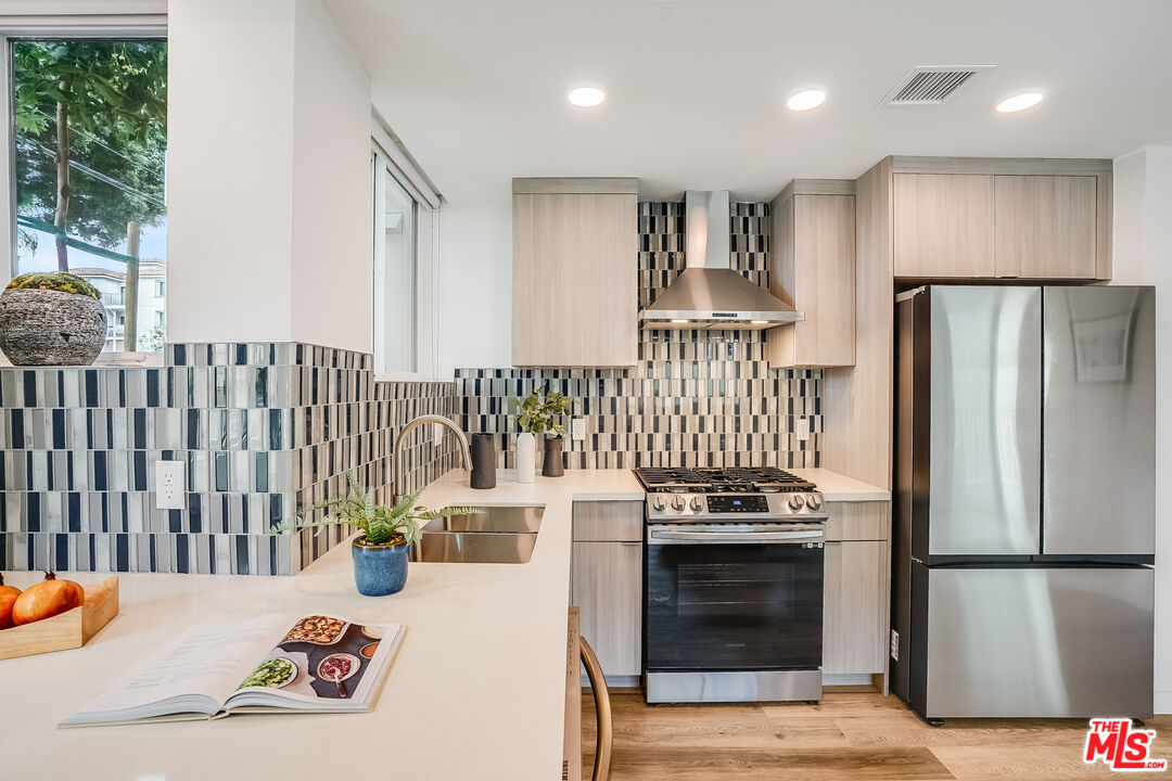 1101 S Bedford St Unit: 402