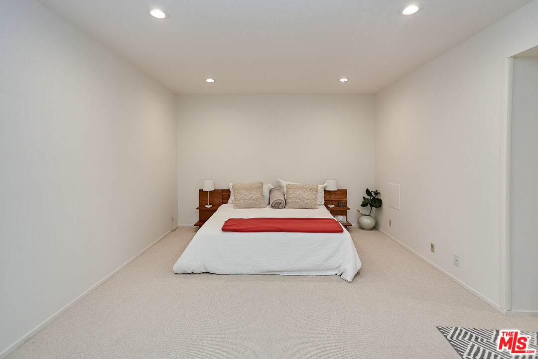 4444 Wilshire Blvd Unit: 206