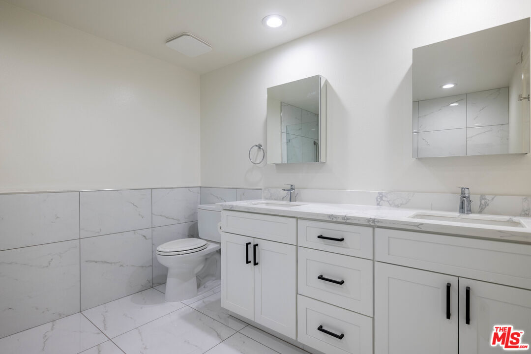 4444 Wilshire Blvd Unit: 206