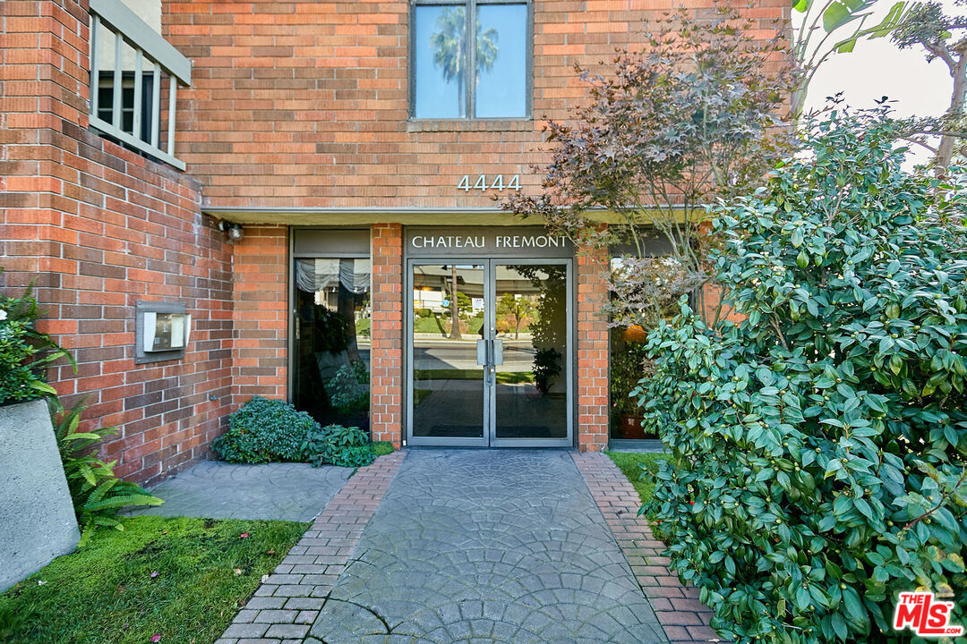 4444 Wilshire Blvd Unit: 206