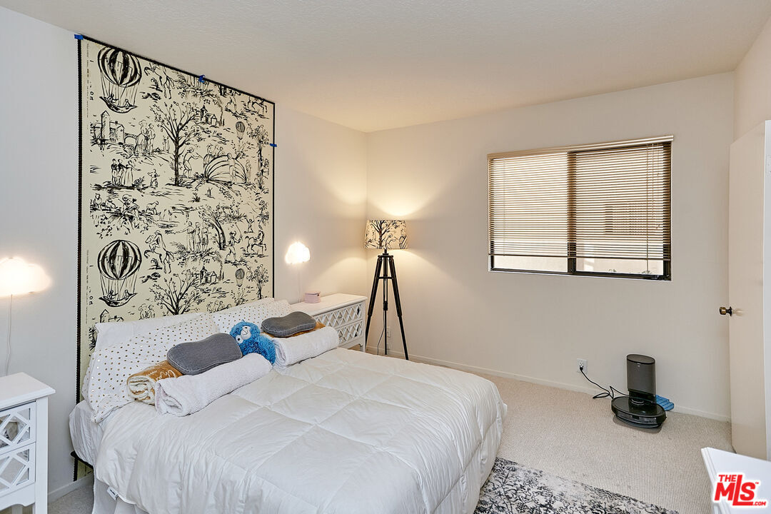 4444 Wilshire Blvd Unit: 206