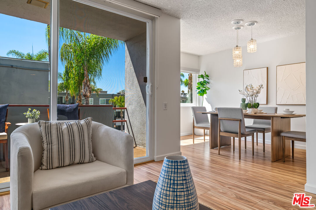 4915 Tyrone Ave Unit: 334