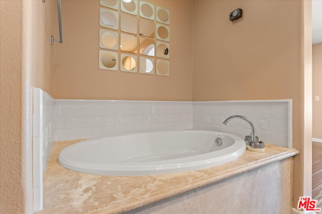 1749 Grand Ave Unit: 6