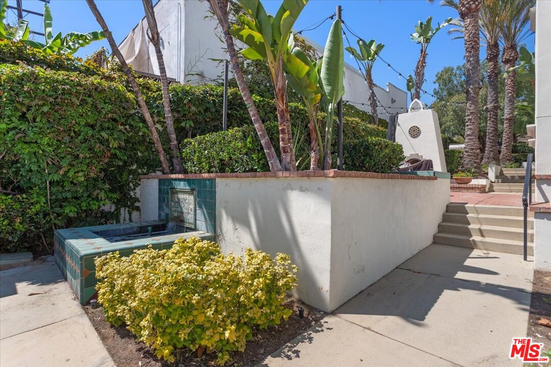 1749 Grand Ave Unit: 6