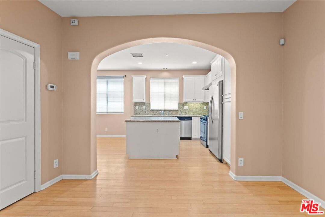 1749 Grand Ave Unit: 6