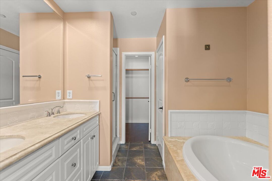 1749 Grand Ave Unit: 6