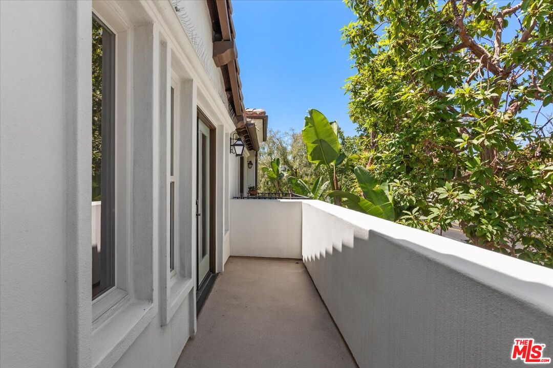 1749 Grand Ave Unit: 6