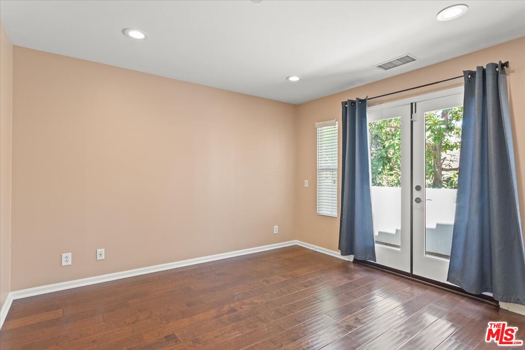 1749 Grand Ave Unit: 6