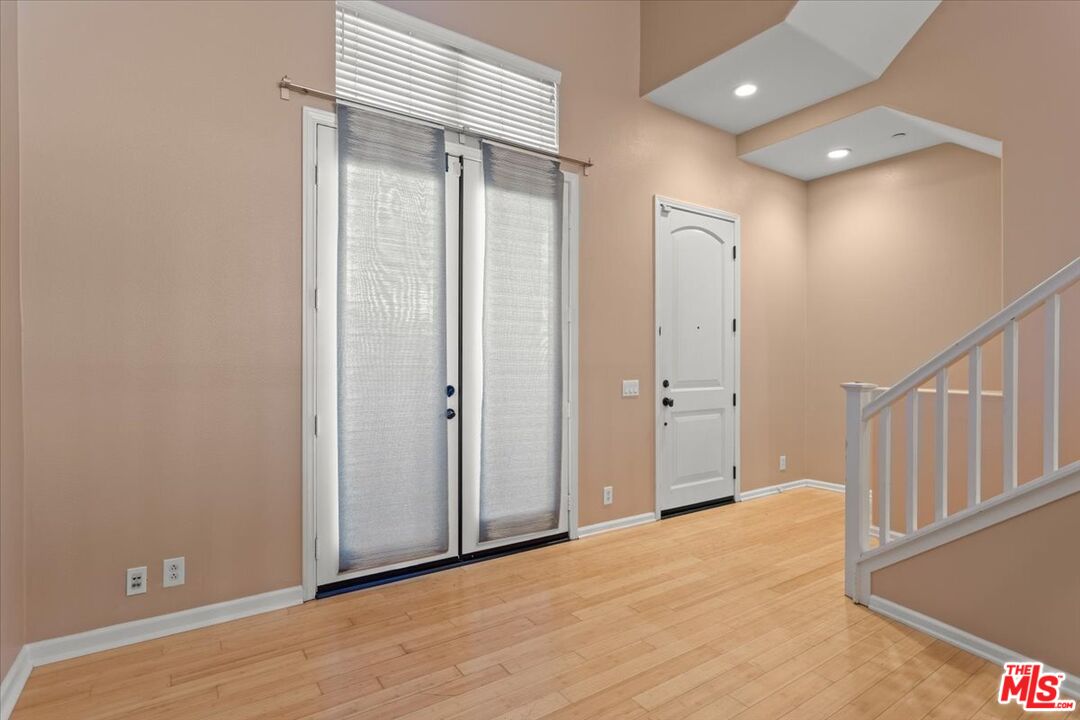 1749 Grand Ave Unit: 6