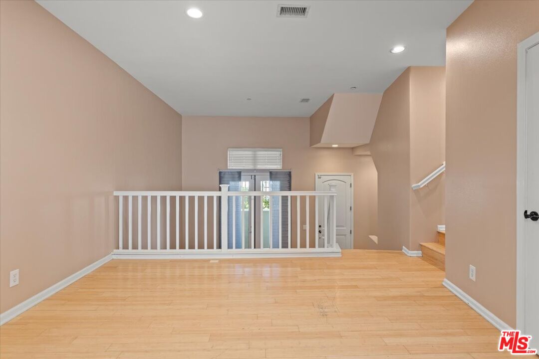 1749 Grand Ave Unit: 6