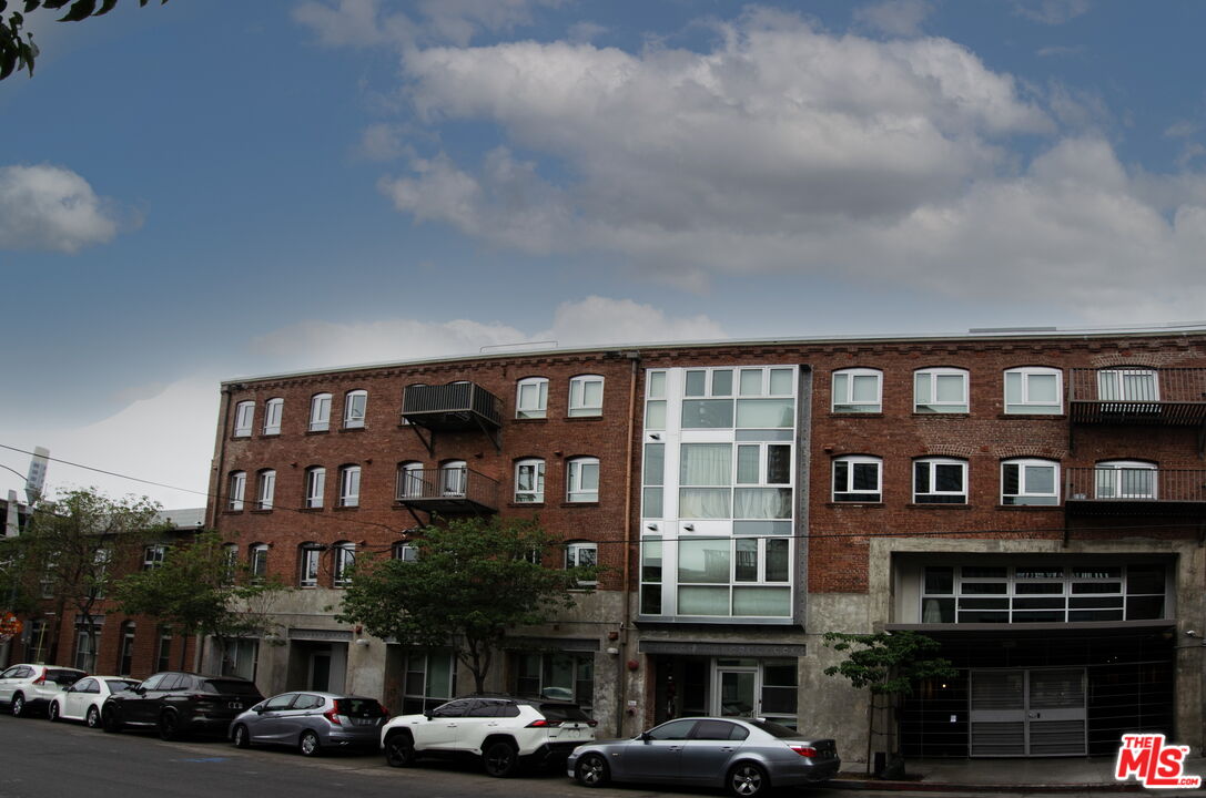 527 Molino St Unit: 217