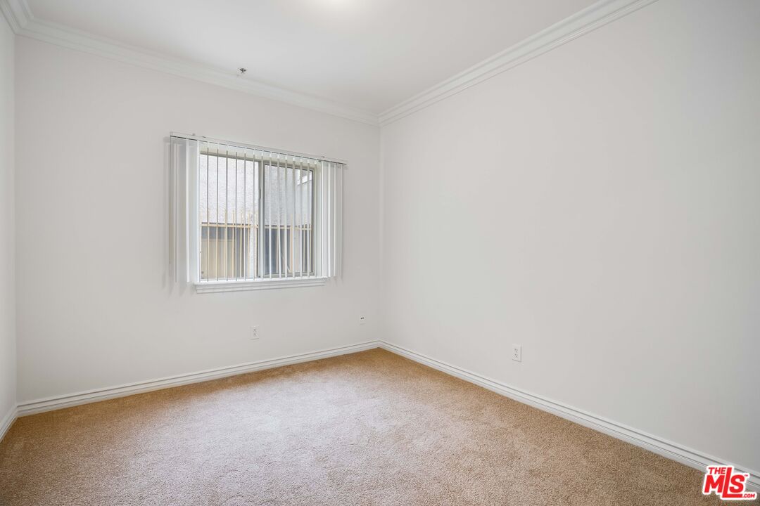 3328 Oakhurst Ave Unit: 111