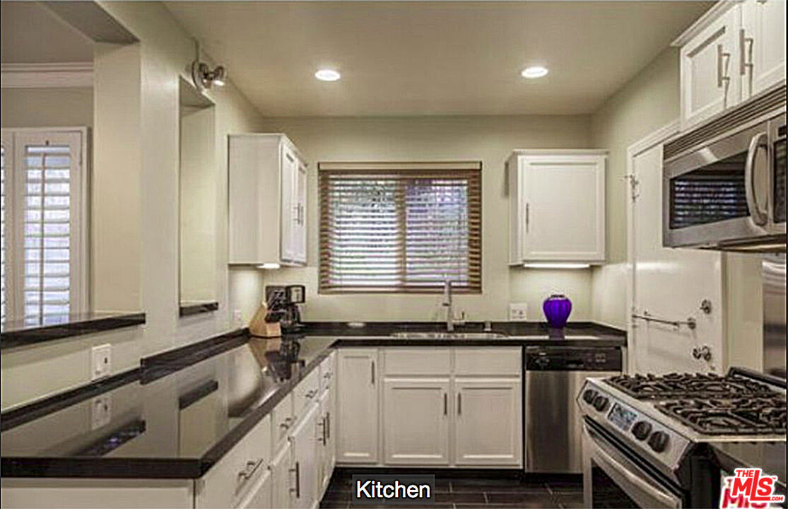 1219 SUNSET PLAZA DR Unit: 2