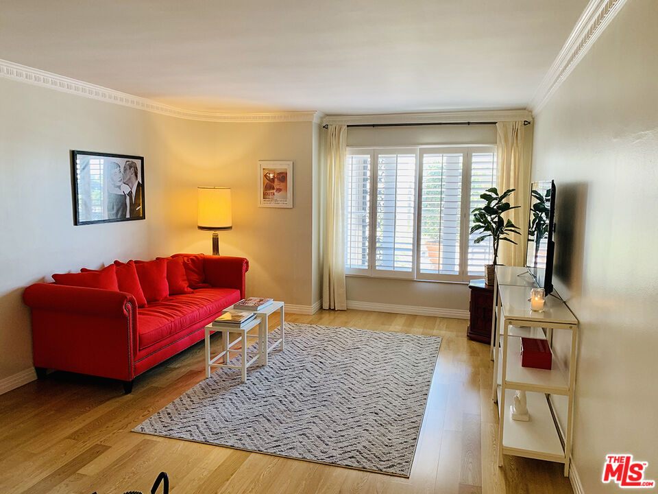 1219 SUNSET PLAZA DR Unit: 2