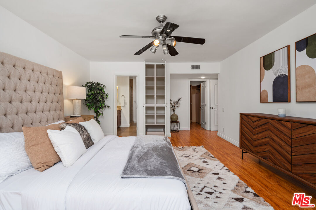 4915 Tyrone Ave Unit: 203