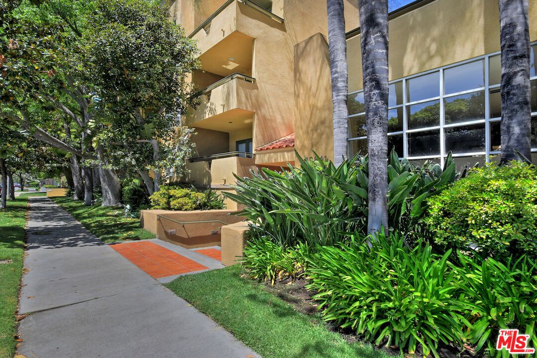 12841 Bloomfield St Unit: 306