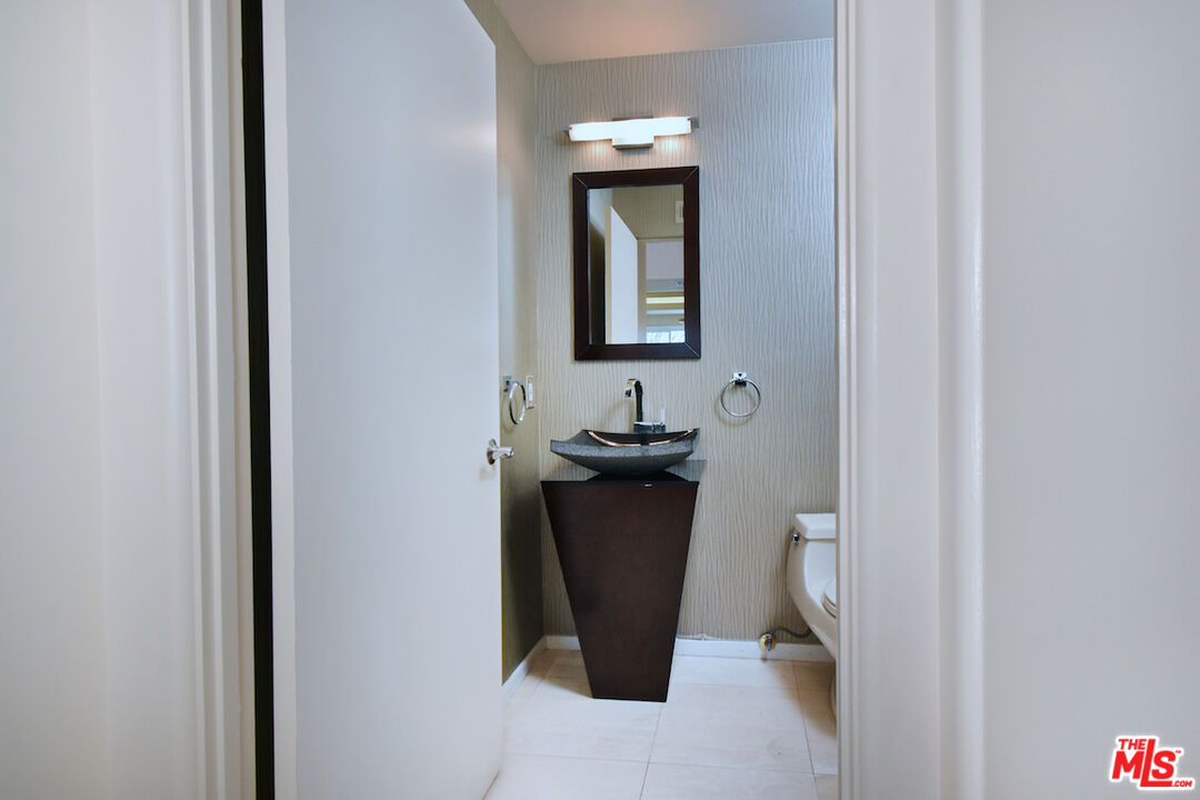 12841 Bloomfield St Unit: 306