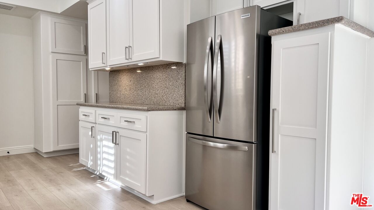 1124 N Kings Rd Unit: 103