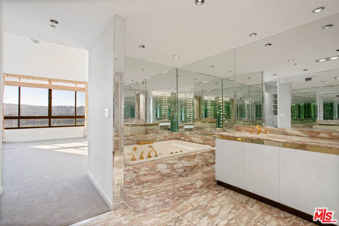 10430 WILSHIRE BLVD Unit: 2001