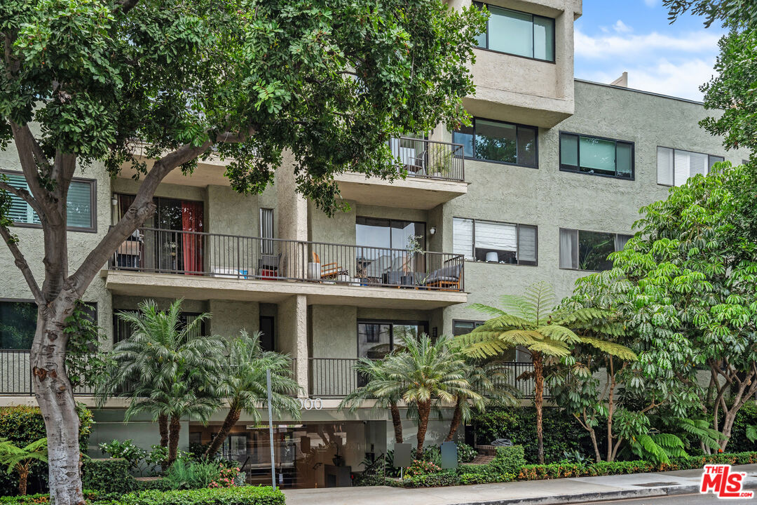 9000 Cynthia St Unit: 205