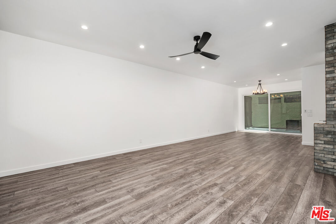 9000 Cynthia St Unit: 205