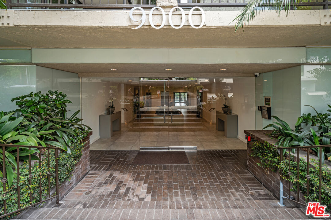 9000 Cynthia St Unit: 205