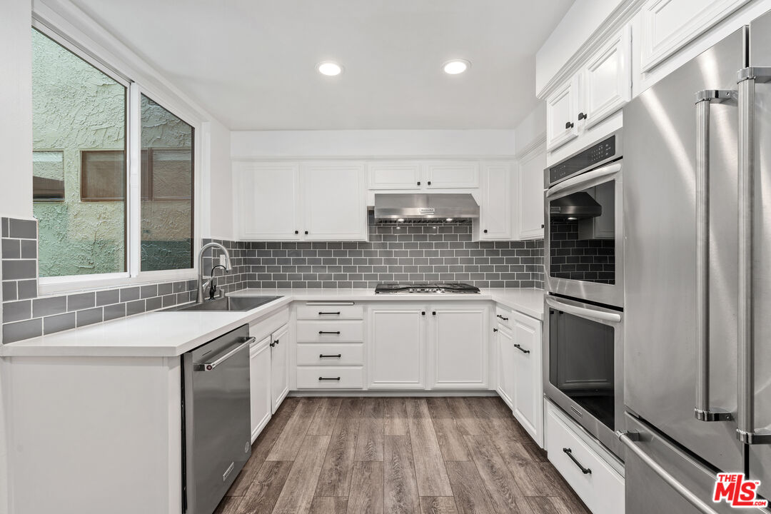 9000 Cynthia St Unit: 205