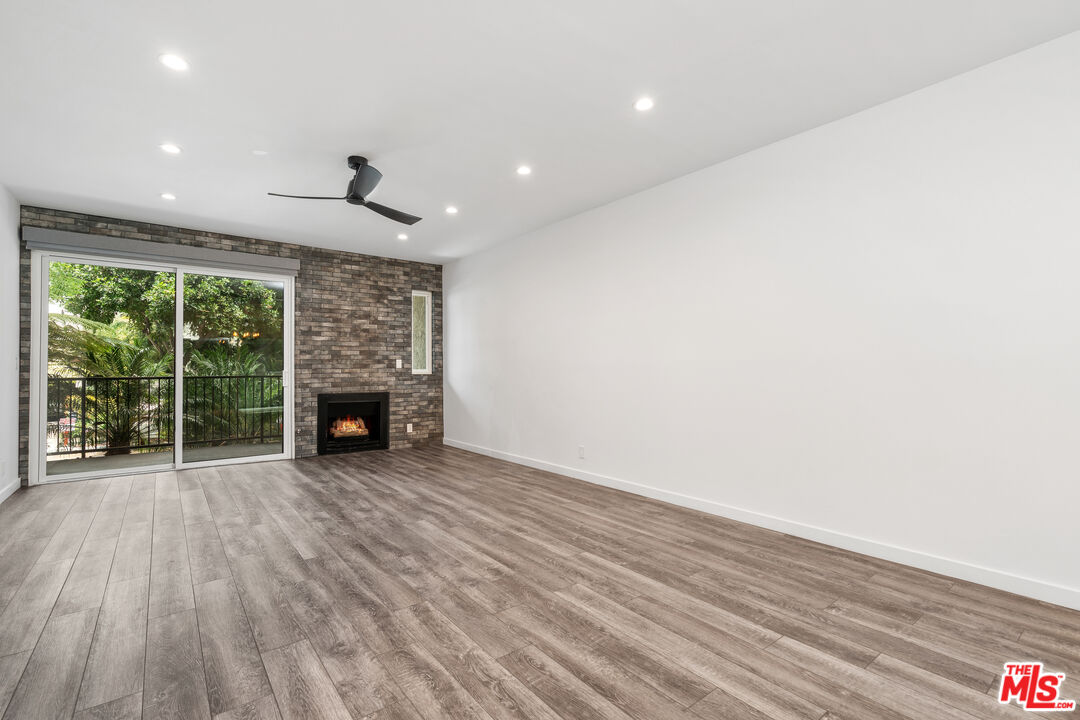 9000 Cynthia St Unit: 205