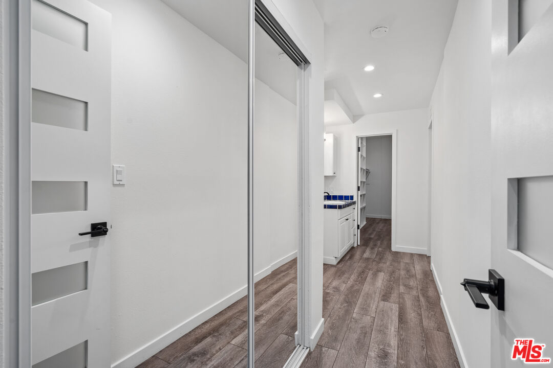 9000 Cynthia St Unit: 205