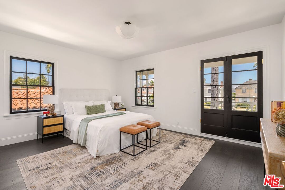 223 S Alta Vista Blvd