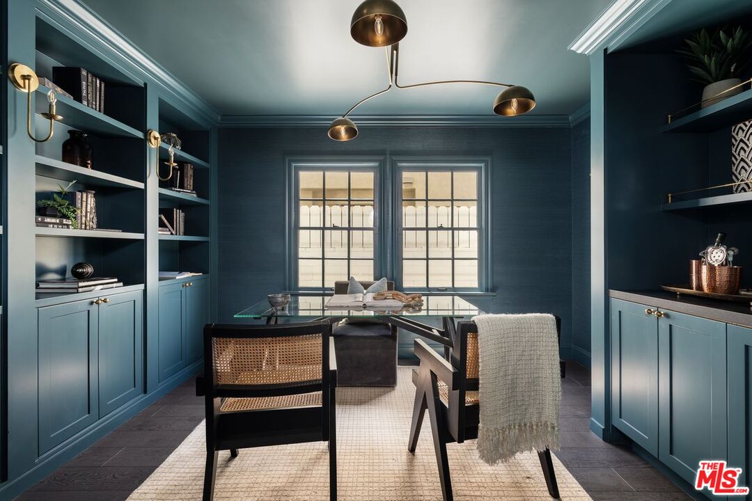 223 S Alta Vista Blvd