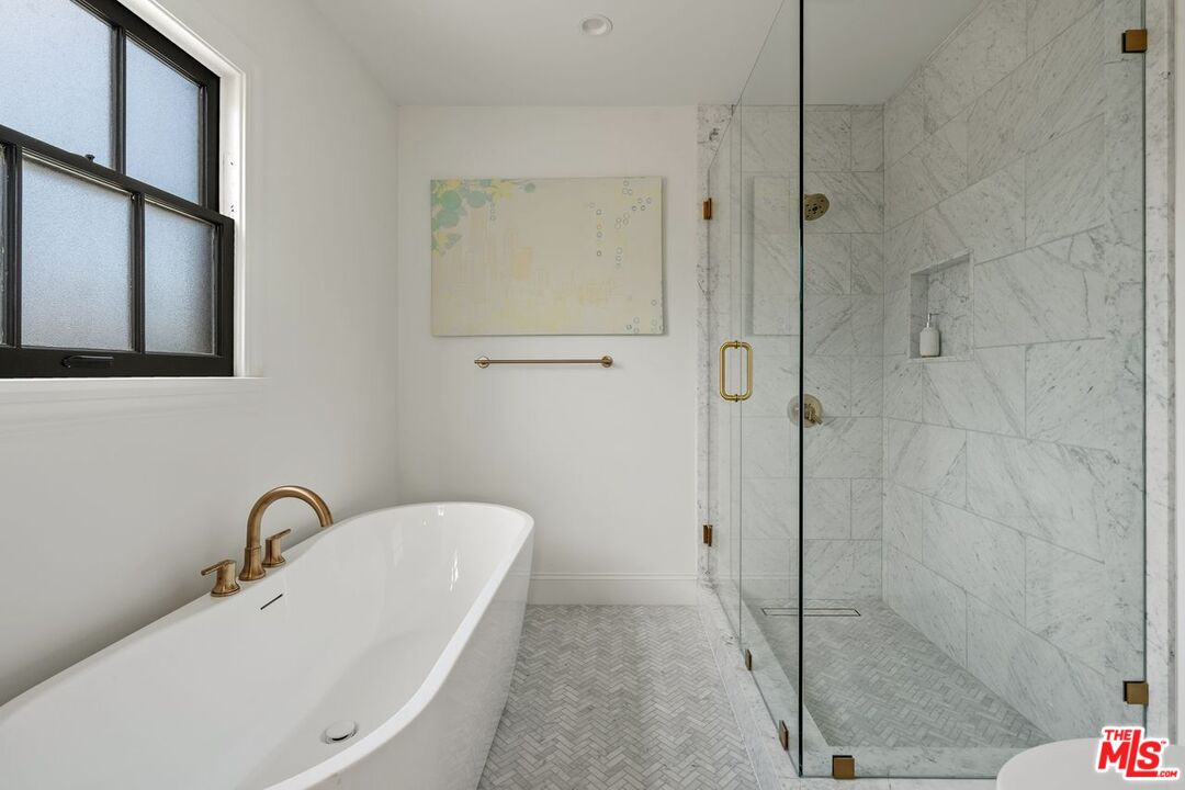 223 S Alta Vista Blvd