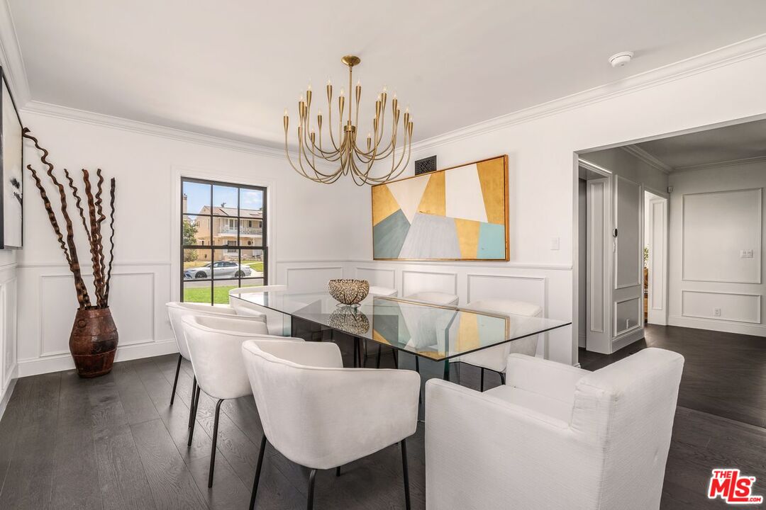 223 S Alta Vista Blvd