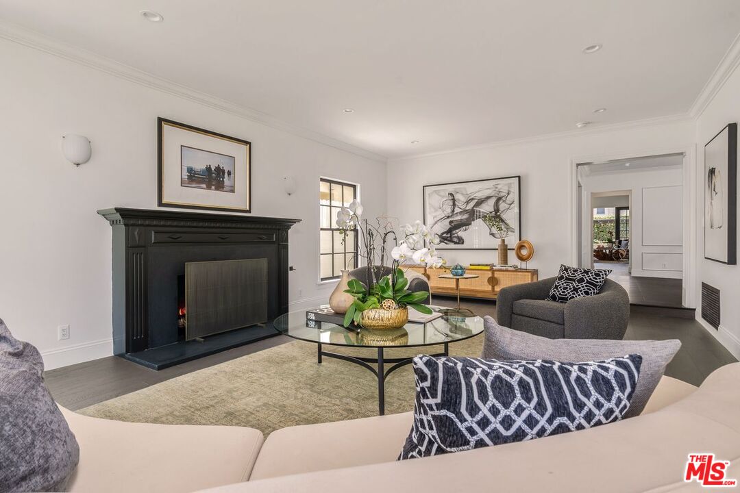 223 S Alta Vista Blvd