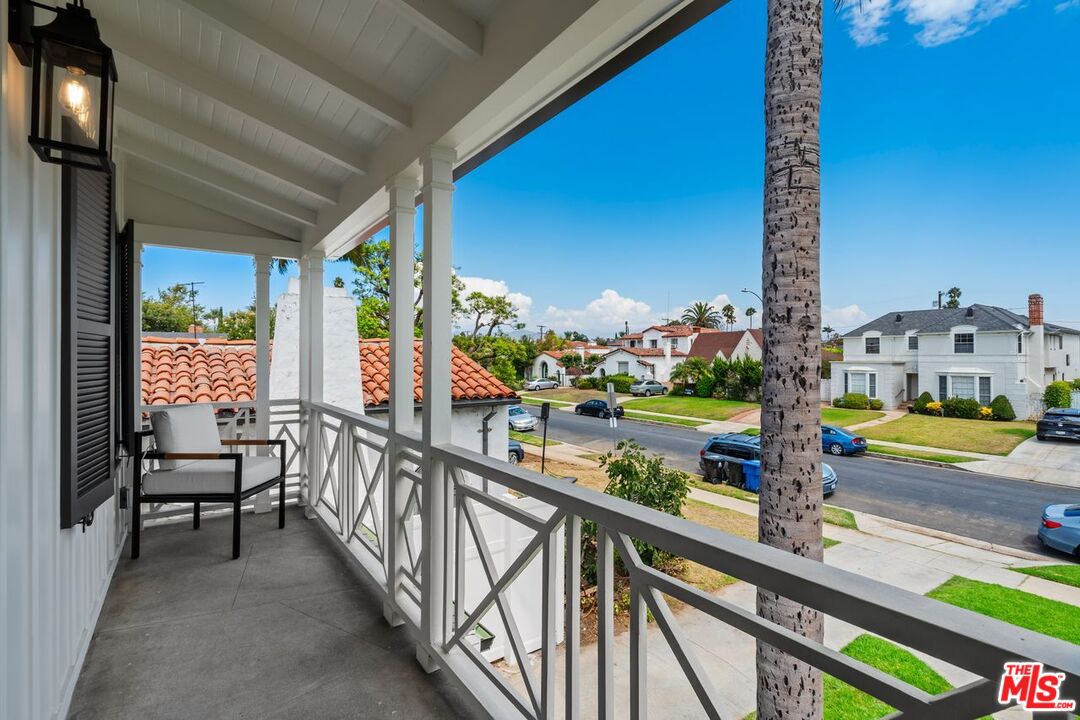 223 S Alta Vista Blvd