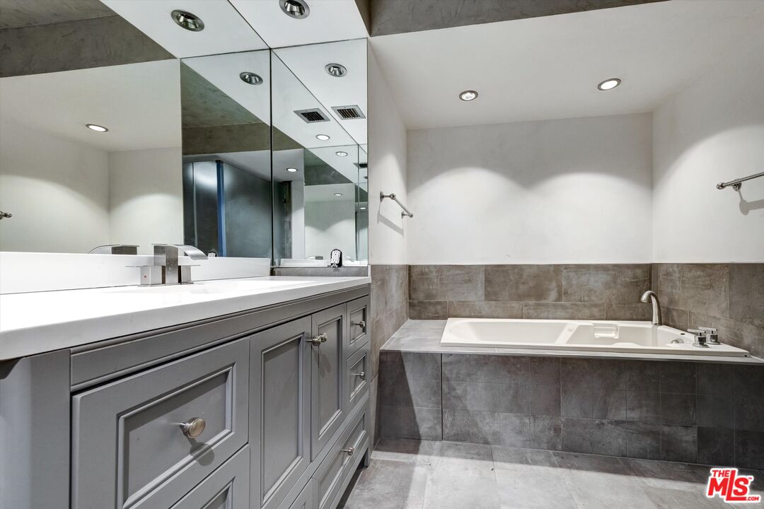 10590 Wilshire Blvd Unit: 504