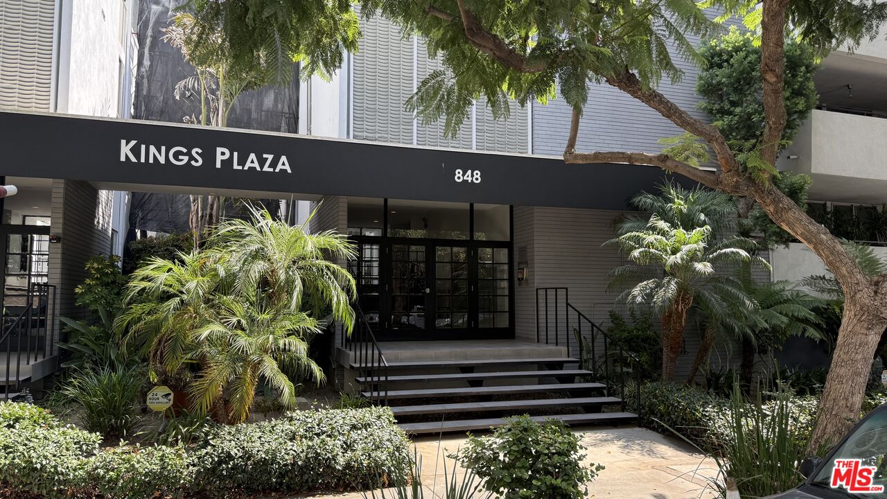 848 N Kings Rd Unit: 208