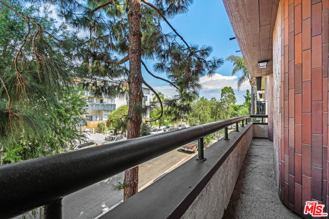 11982 Kiowa Ave Unit: 203