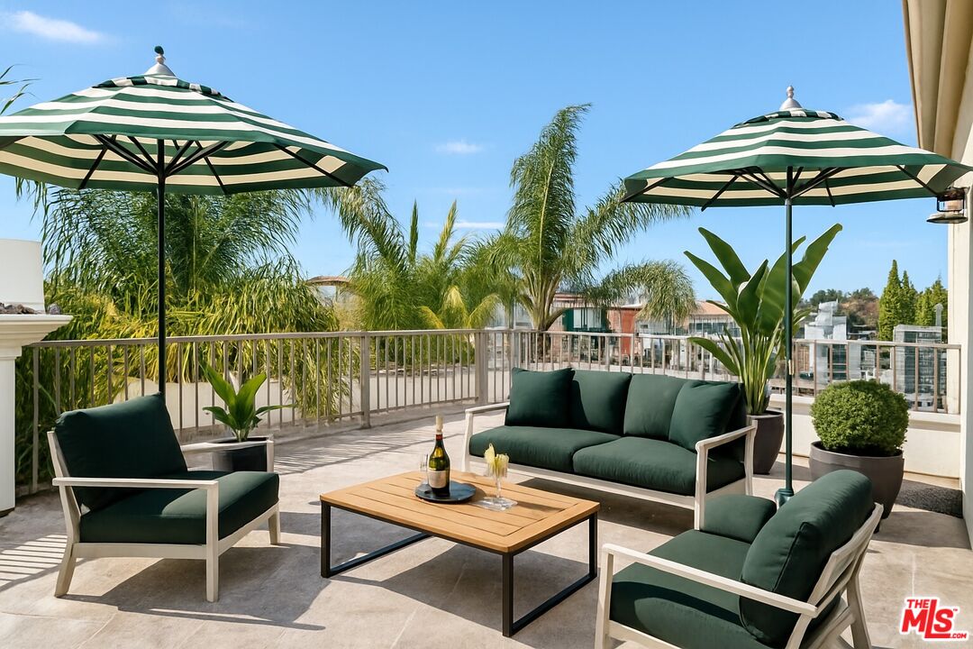 11974 Mayfield Ave Unit: 2