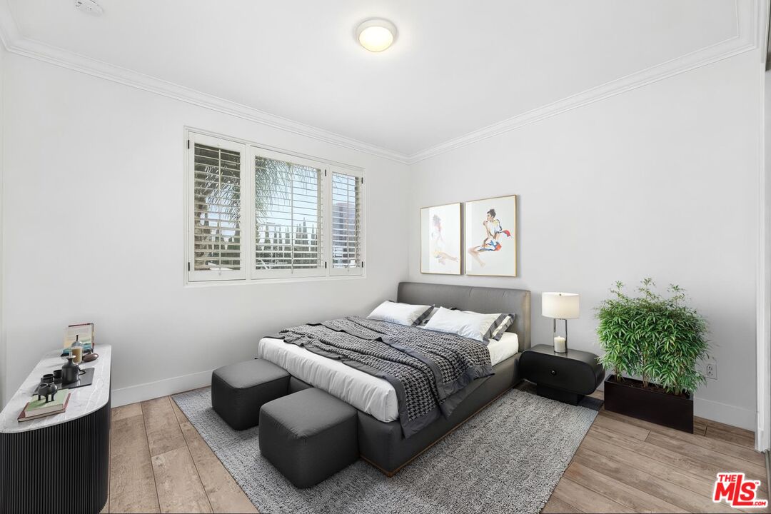 11974 Mayfield Ave Unit: 2